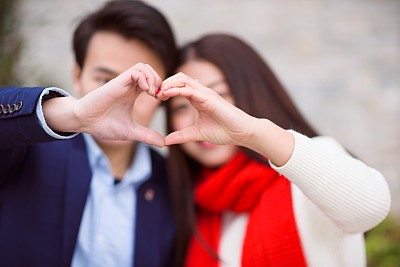 发现闺蜜男朋友劈腿怎么办,闺蜜男友劈腿被发现