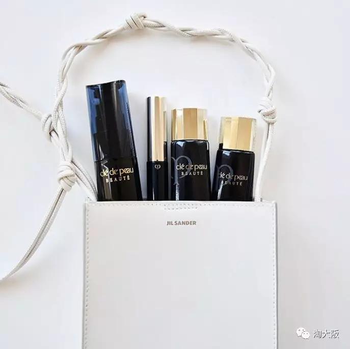 美妆界的cp组合,cpb光缎粉霜和cpb长管隔离