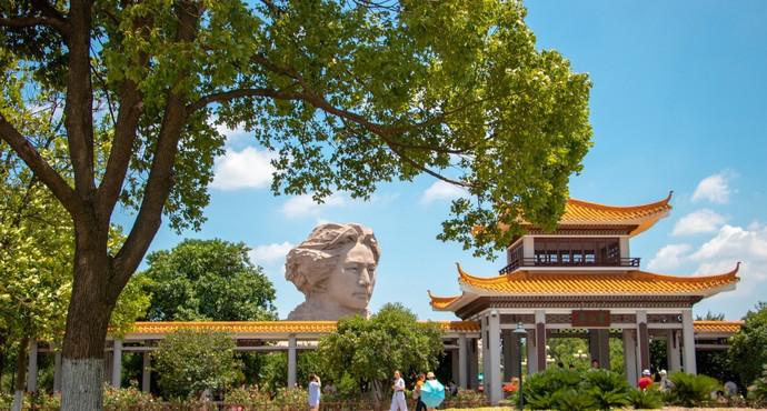 自由行去张家界怎么玩比较好呢,普通人不跟团去周庄怎么玩