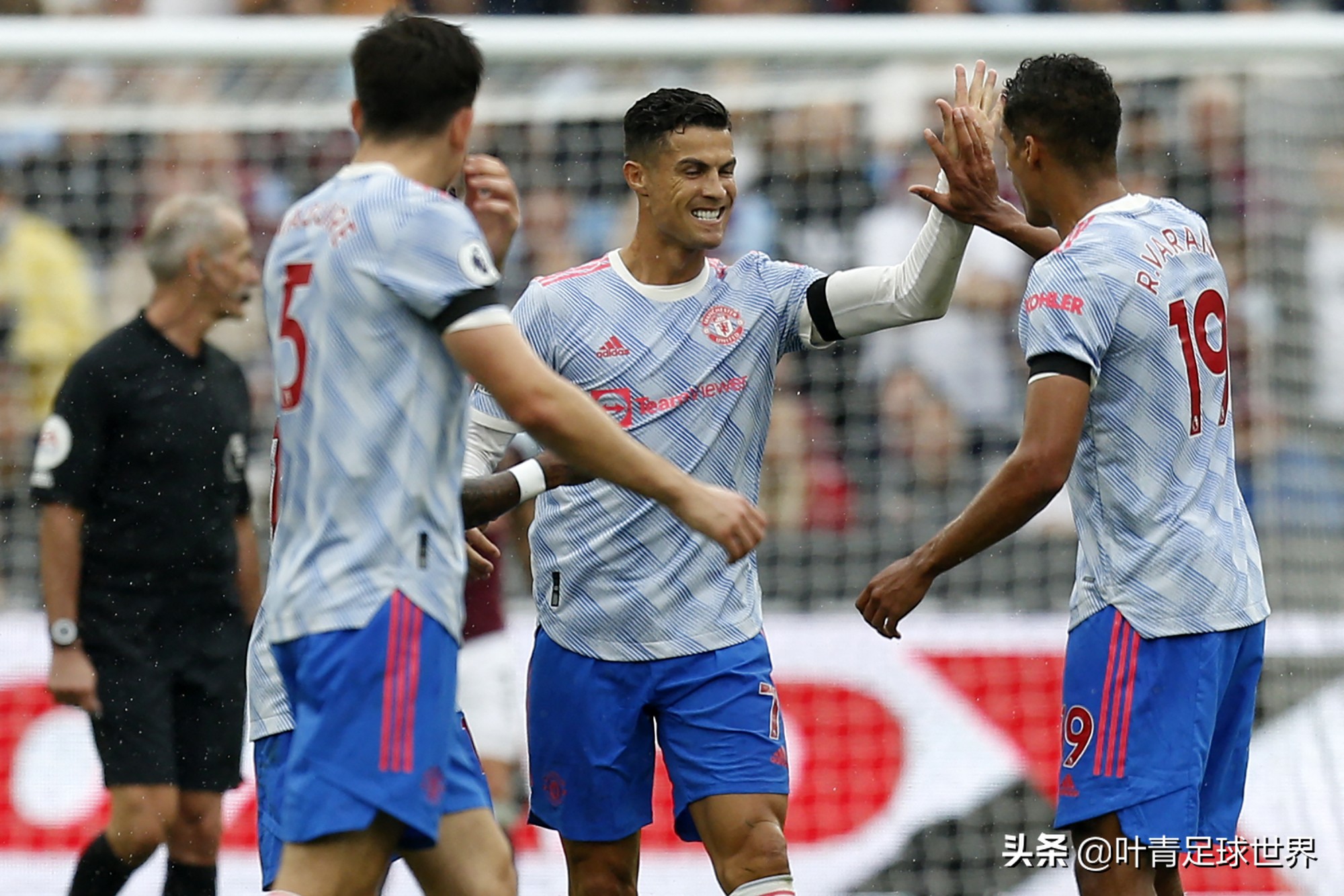 致敬C罗：5秒狂飙40米，超车回追！4大超燃镜头，真玩命了