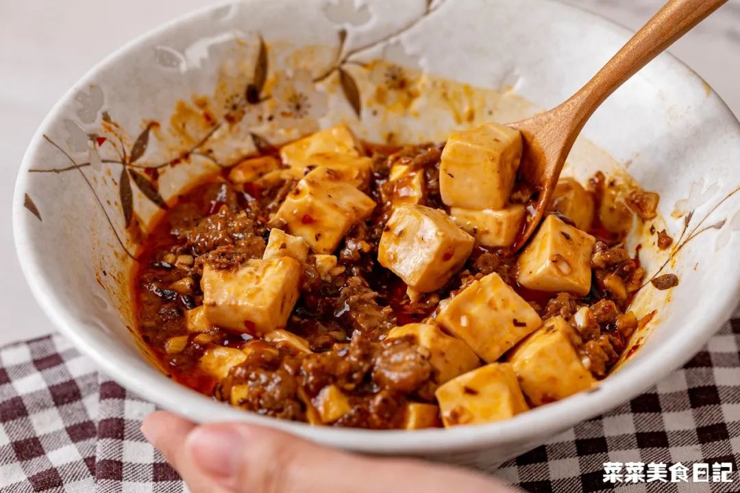 上班族午饭微波炉加热,微波炉解决一日三餐