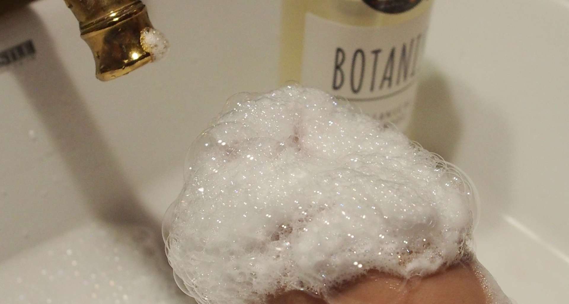 国产洗发水与进口洗发水哪款好,推荐一款比较好的进口洗发水