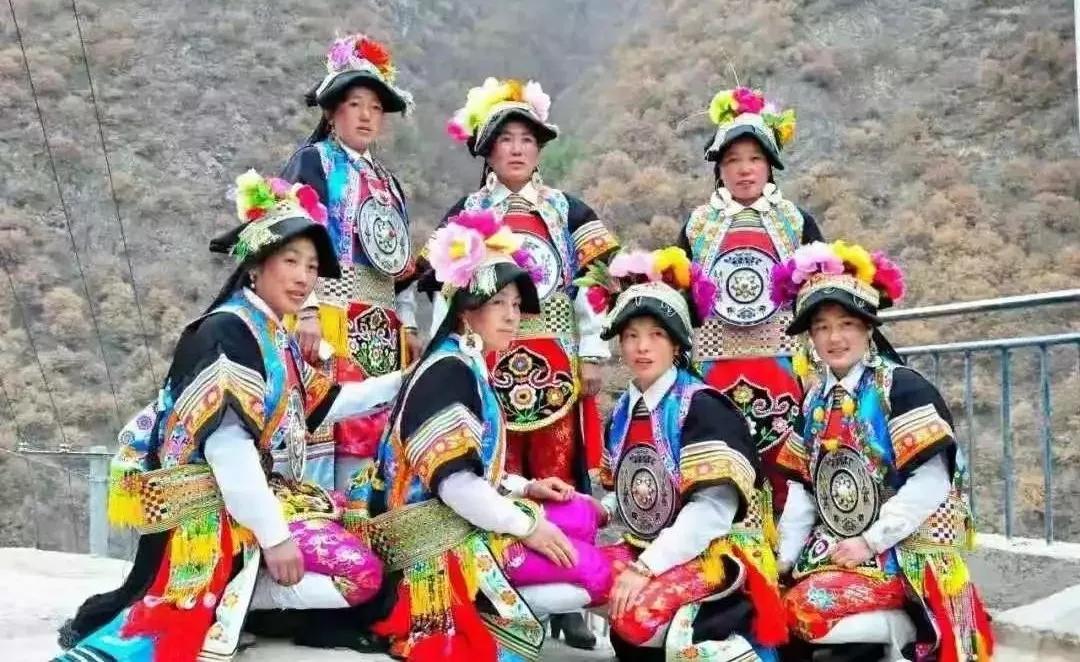 鐢樿們鐪佽垷鏇插幙钘忔棌鏈嶉グ,钘忓尯鏃呮父鏈嶉グ