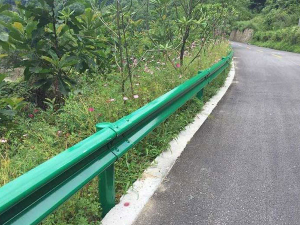 安徽高速公路波形护栏生产厂家,广西高速公路波形护栏生产厂家