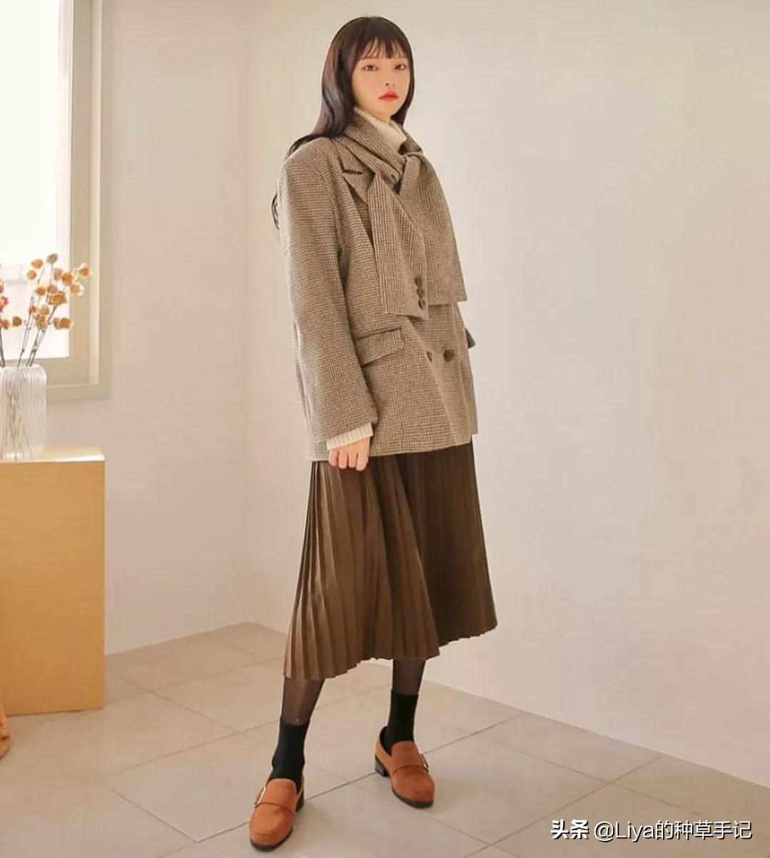 半裙+外套，连衣裙+外套=今春王炸组合