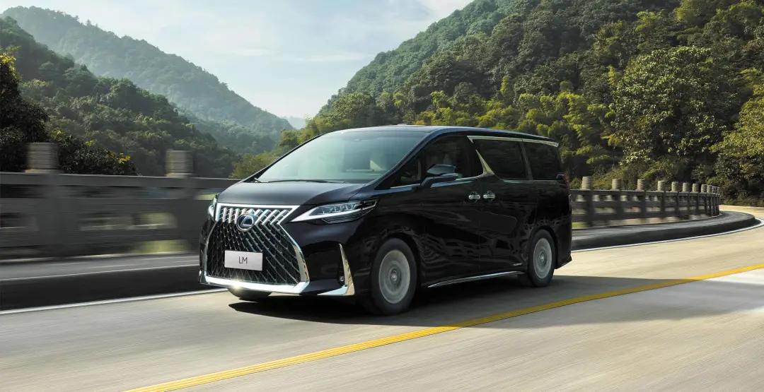 最壕“面包车”雷克萨斯LM上市116.6万起,你猜会加价多少?