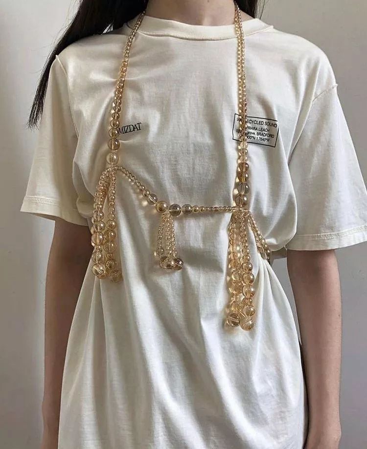 比起Ambush处了什么“对象”,我更关心这些小众配饰何时上新!