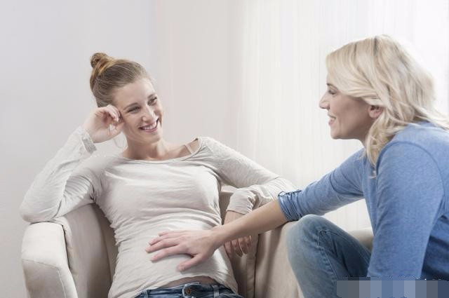 孕期，孕妇肚子一跳一跳的，是怎么回事？很多人误以为是胎动！