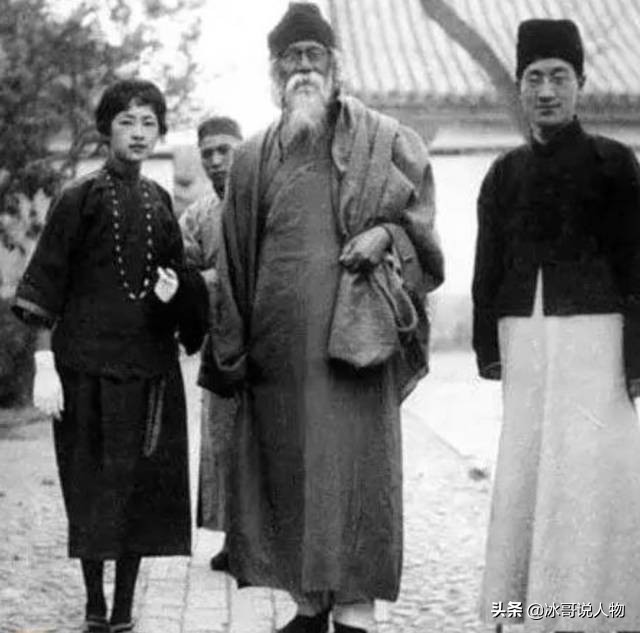 站起来的霍金图片,站起来的霍金