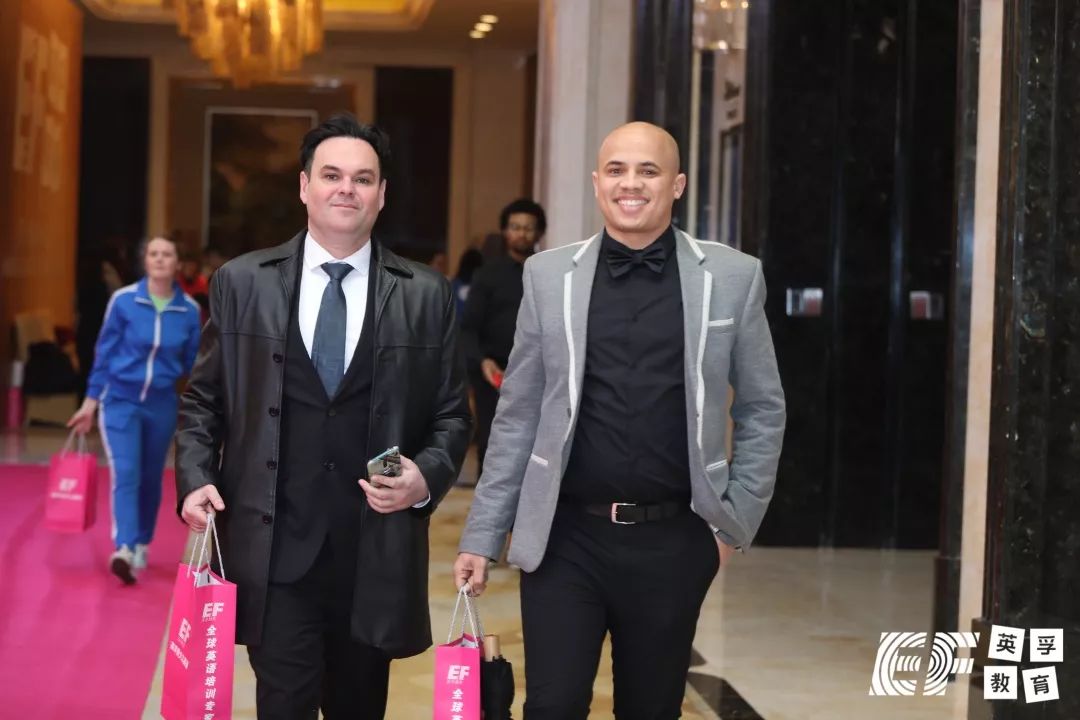 鑻卞瓪澶哄啝,鑻卞瓪娲诲姩鍥為【