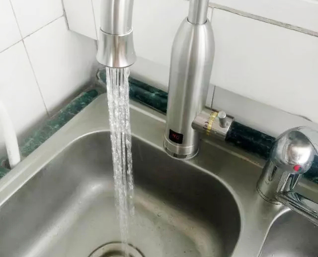 小厨宝与即热式水龙头哪个好,即热式水龙头和小厨宝哪个更好