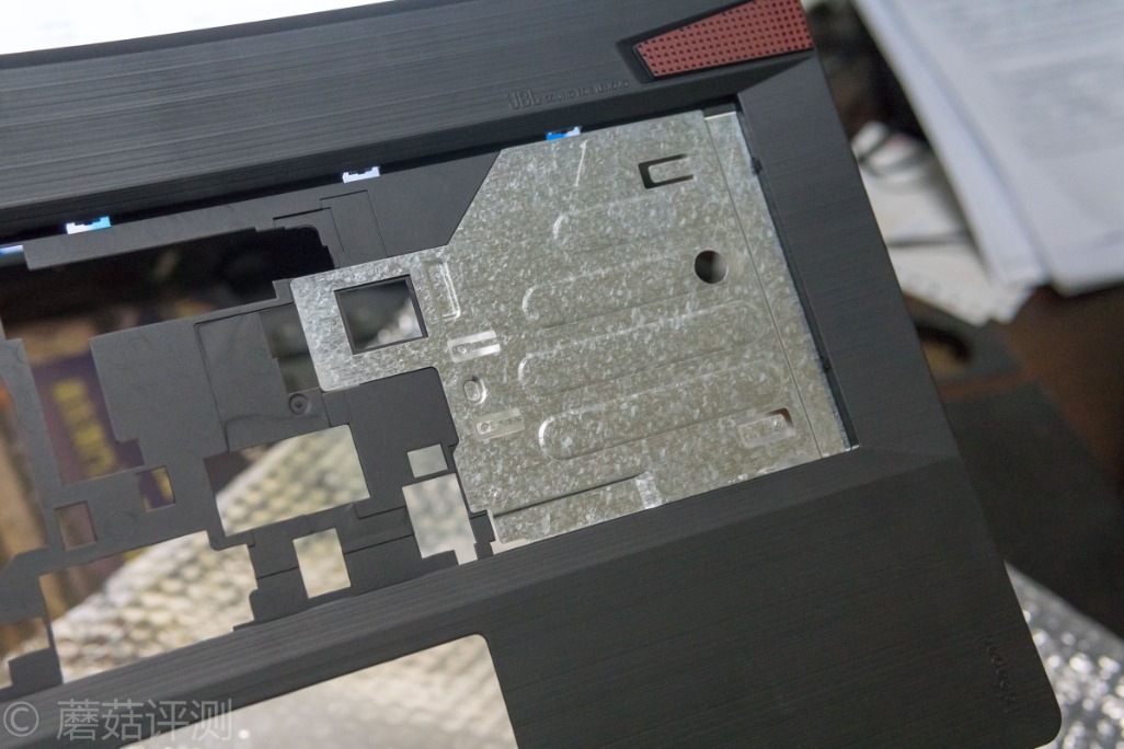 联想y400维修断轴,联想y400屏轴太紧