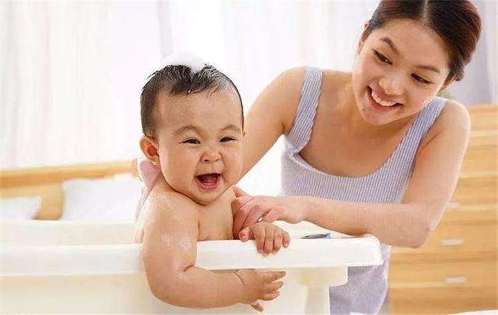 孩子生病要不要洗澡,儿童洗澡出现的危险