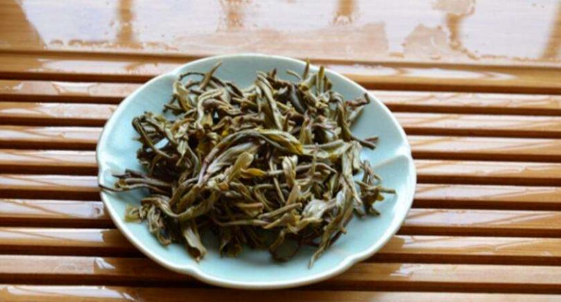 盆栽植物怎么浇水土不流失,盆栽里的土有点板结