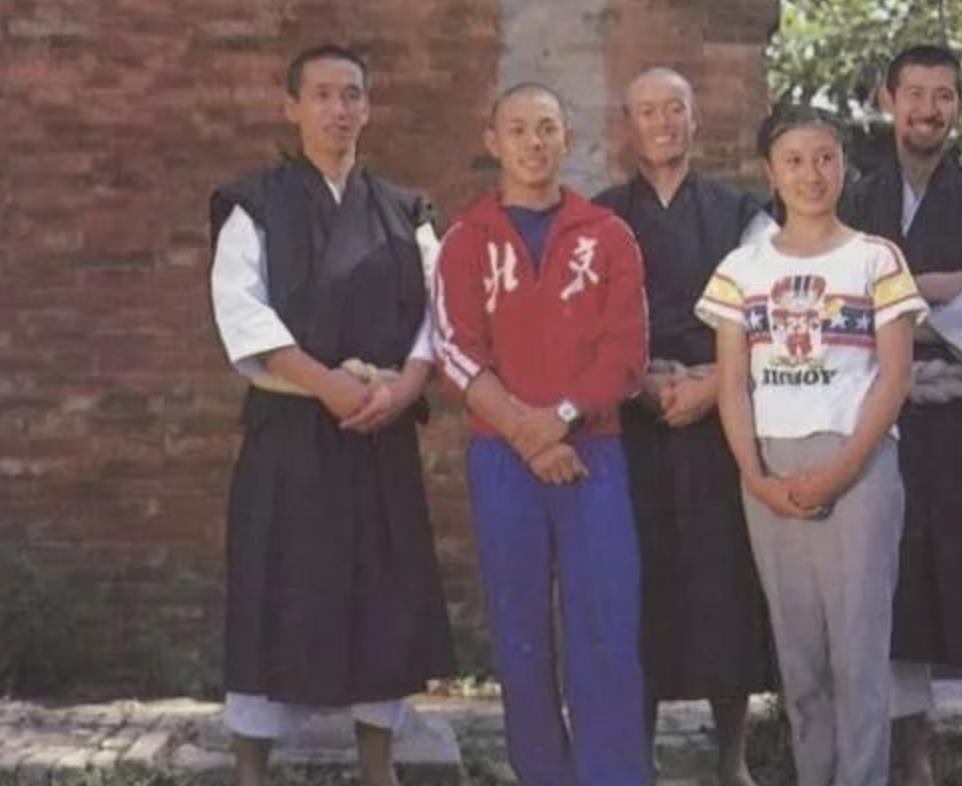 拍少林寺的李连杰有多大岁数,李连杰拍少林寺时多大