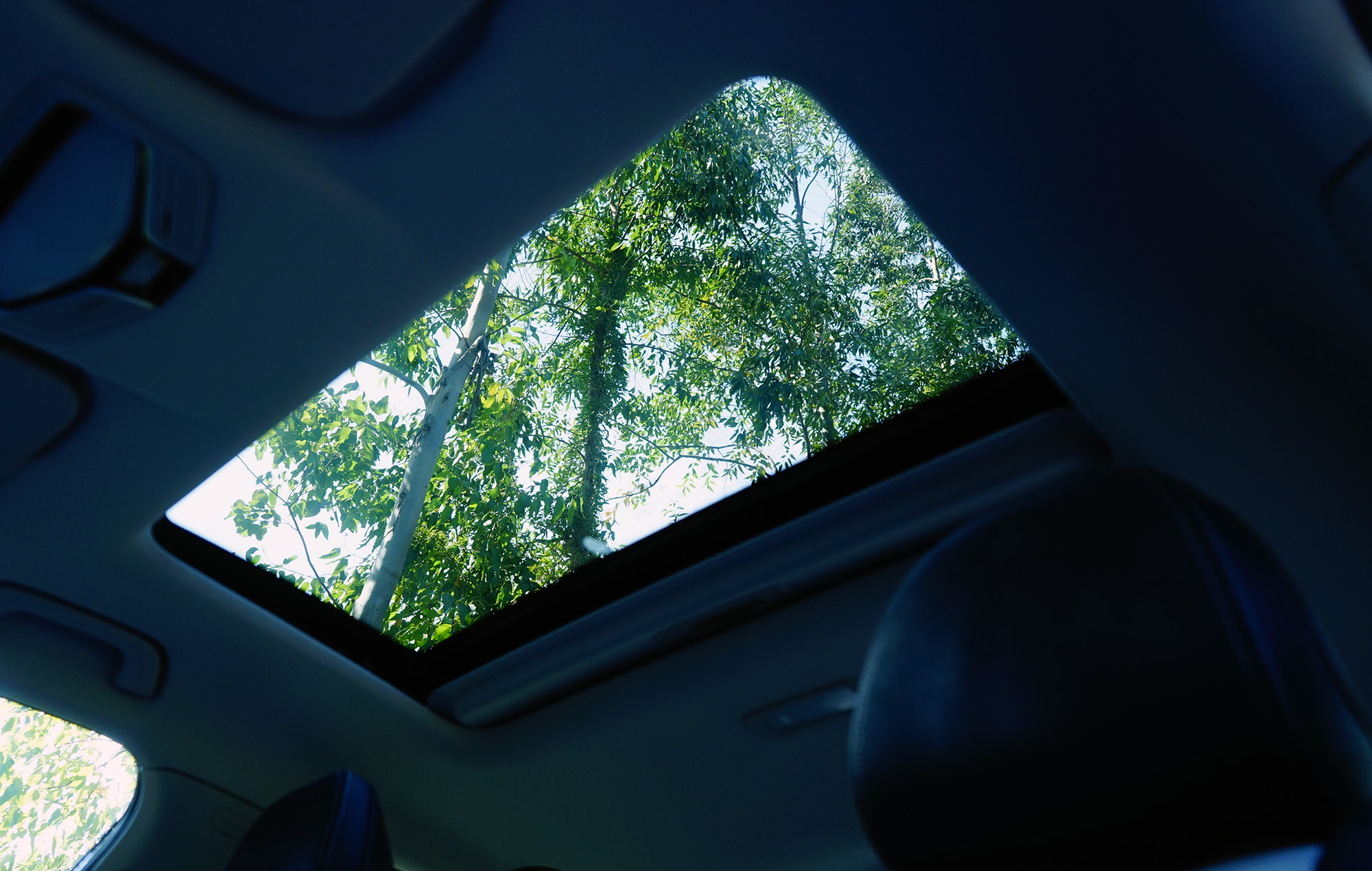 帝豪第四代冠军版豪华型驾驶体验,外观时尚舒适动力好的车