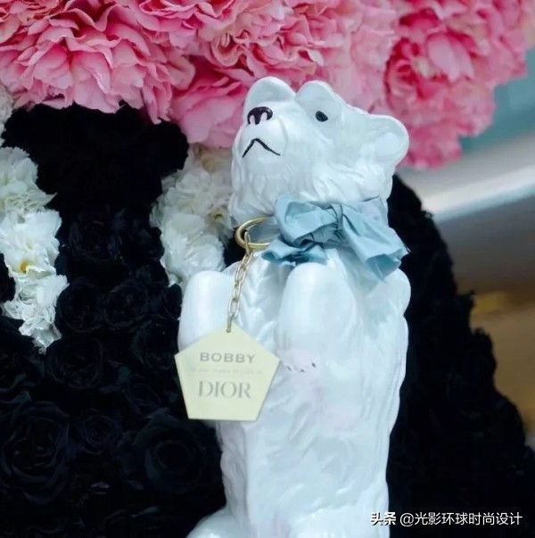 优衣库kaws疯抢官方回应,kaws优衣库被哄抢