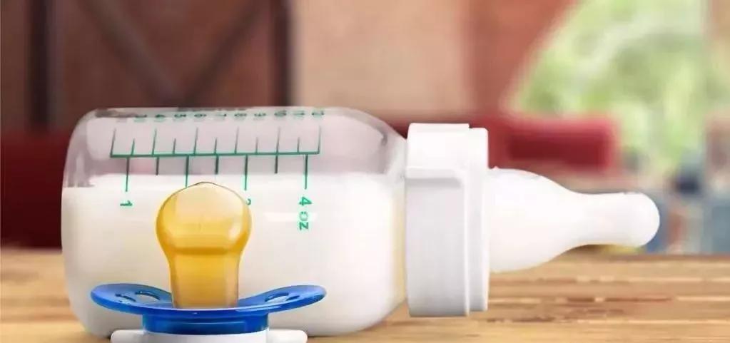 奶瓶多久换一次？别让“毒”奶瓶害了你的宝宝！