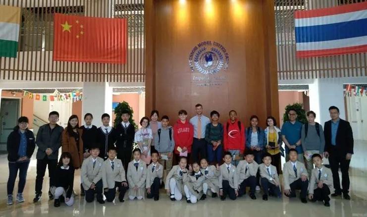 不报英语班能学好英语吗,不报课外班真的不行吗