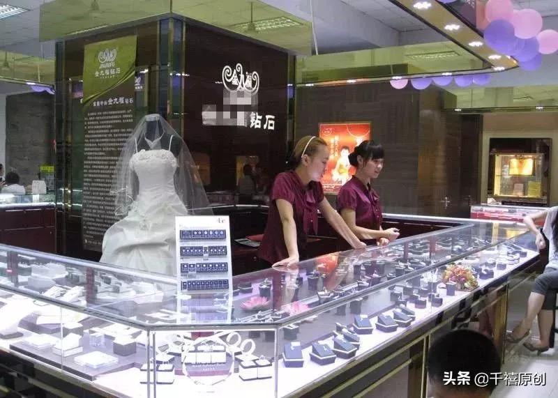 奸商被坑,奸商一直坑钱结果最后后悔