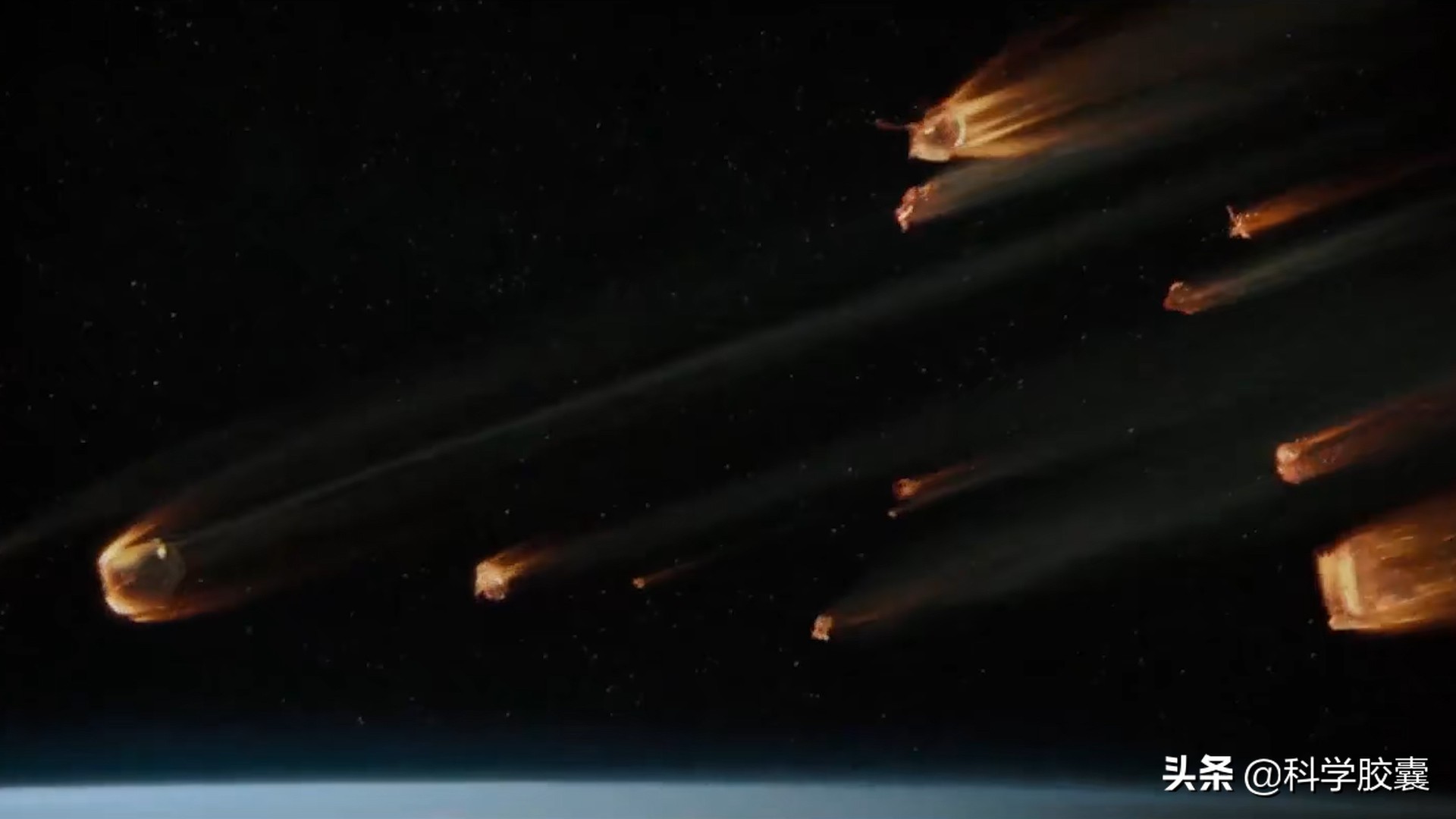 航天员出舱为什么不被甩出去,航天员出仓要是飘走怎么办