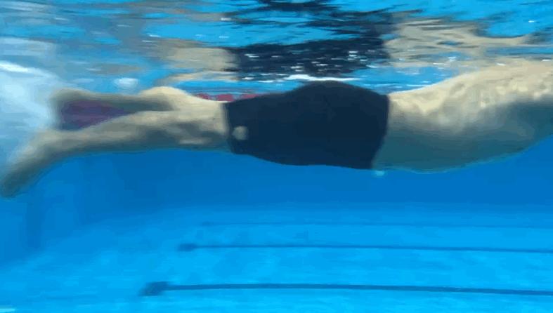 自由泳打腿练习能用蛙泳手配合吗,自由泳打腿练习方法与技巧