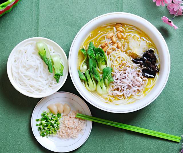 10种诱人的米线做法,好吃的家常米线调料配方