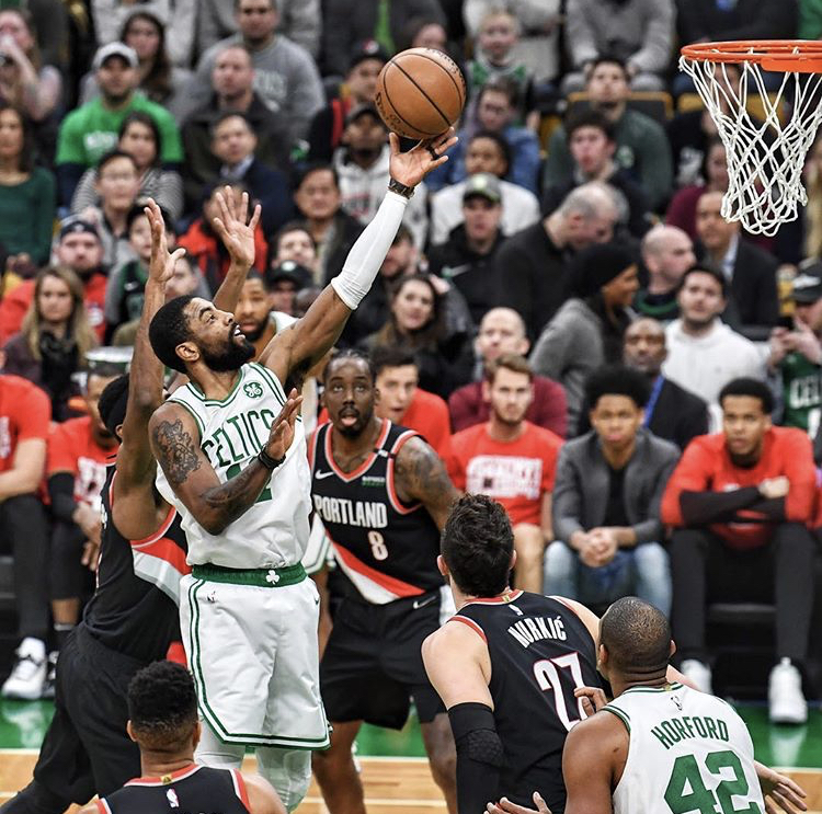 31岁的老詹带领欧文拿下生涯首冠,16年欧文和老詹数据