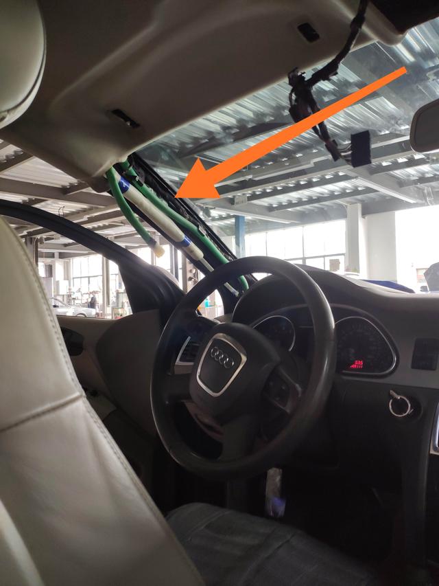 奥迪q7天窗漏水之后变速箱无通讯,2014款奥迪q7功放坏了要多少钱