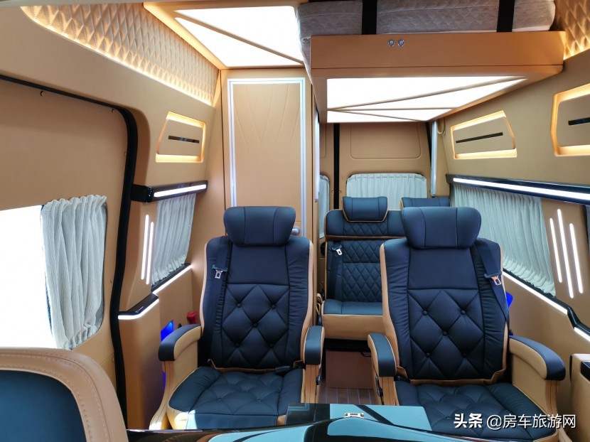 福客特进口福特商旅房车,福客特四驱越野商务单人房车