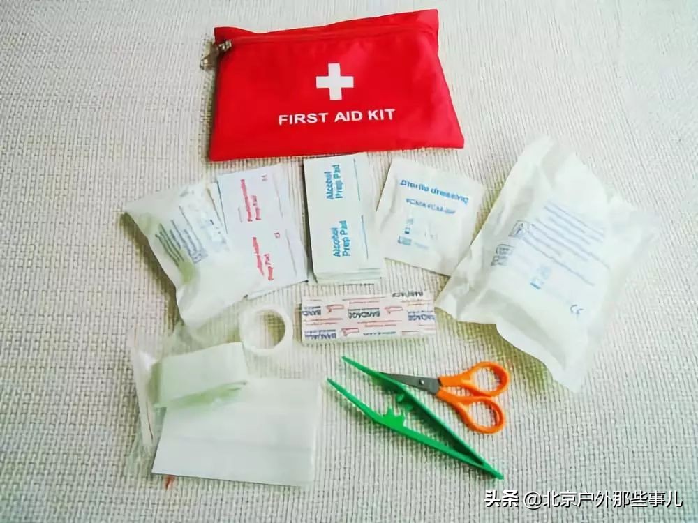 徒步需要带的装备清单,户外徒步装备必买清单