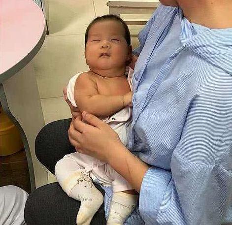 新生儿睡眠不稳怎么哄,新生儿睡不踏实老是要抱