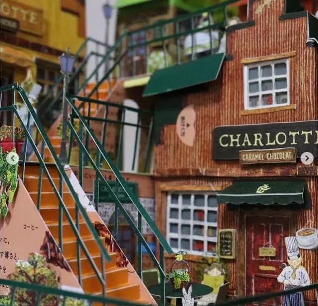 日本小哥自称“空箱职人”,靠着废纸盒办展览