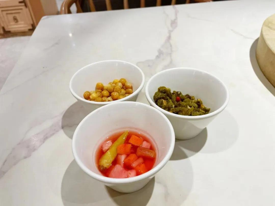 洱遇云南蒸汽石锅王府井店加盟,滇山荷云南蒸汽石锅