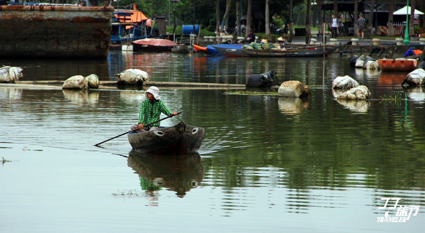 波澜不惊可以形容水面吗,描述海上邮轮的感觉