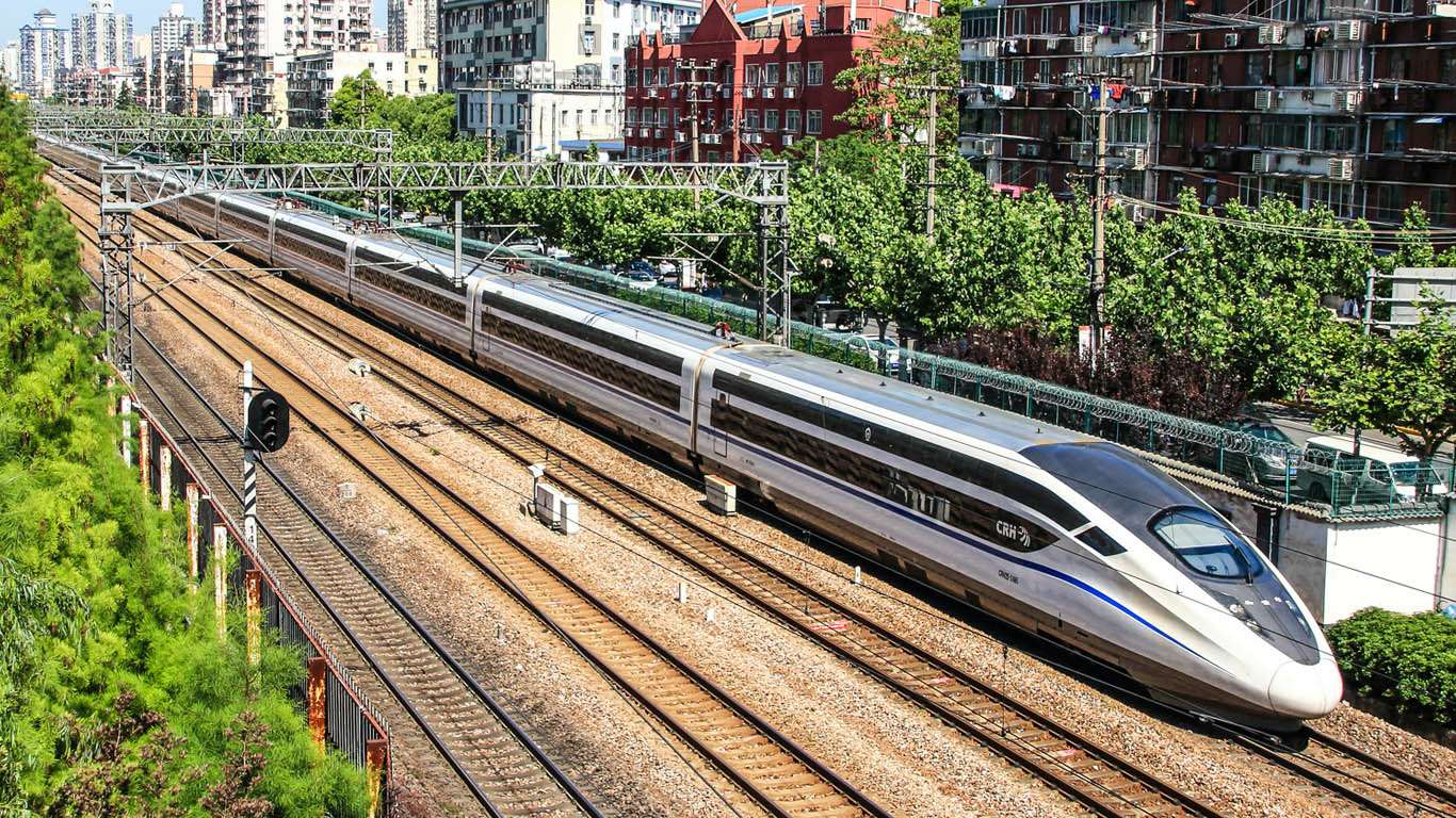 中国时速200km的铁路,中国时速350公里的货运动车组