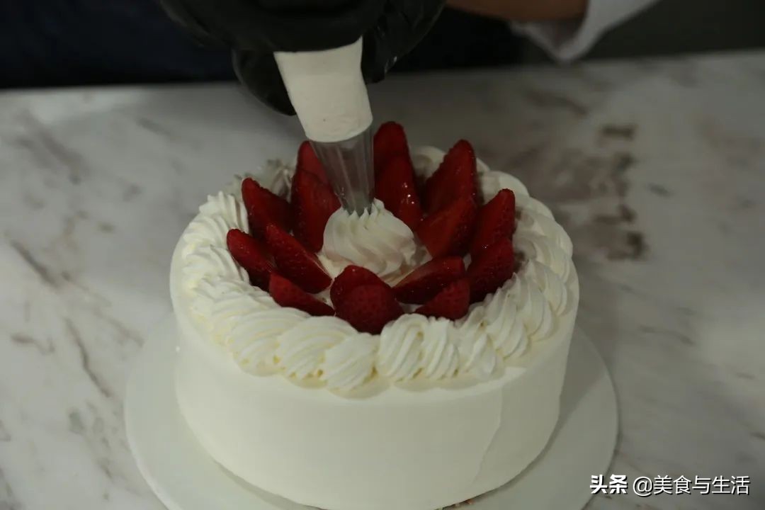 草莓奶油蛋糕教程来了你学会了没,韩国草莓蛋糕
