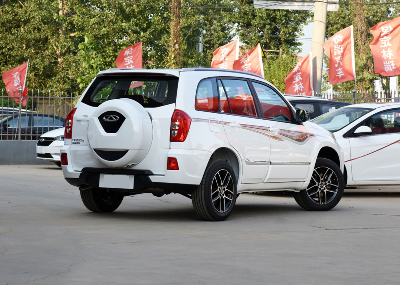 奇瑞瑞虎3有时尚版型吗,奇瑞瑞虎3和长安cs35plus哪个好