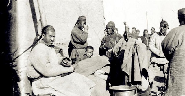 1939年*荣臻聂**带领队伍来到野三坡,村民:你们是反清复明的队伍吗