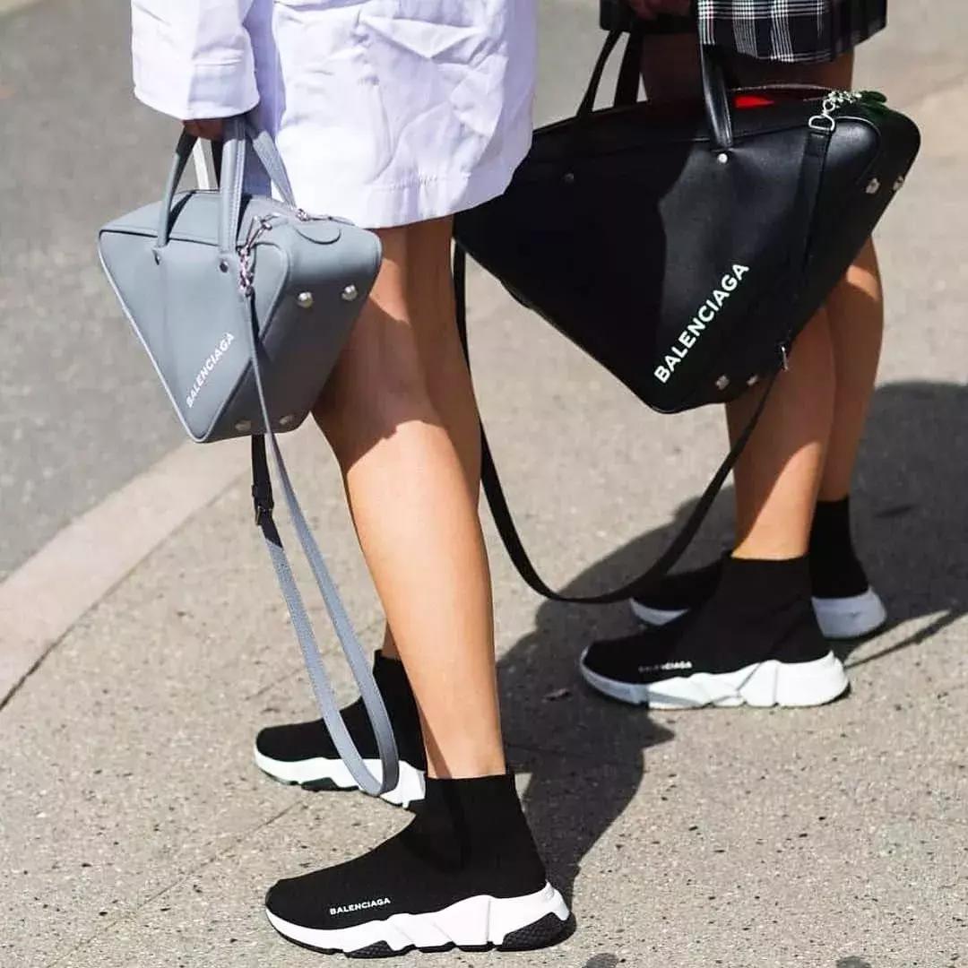 袜靴裙装解锁超能打的时髦组合,袜靴穿搭裙子