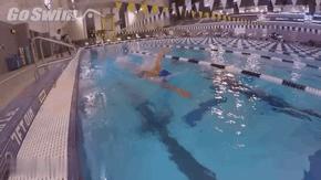 游泳腿怎么浮起来不沉下去,游泳时腿总往下沉是啥原因