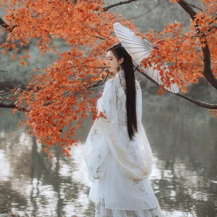 不染世俗的古风女头真人,有意境古风女头真人版