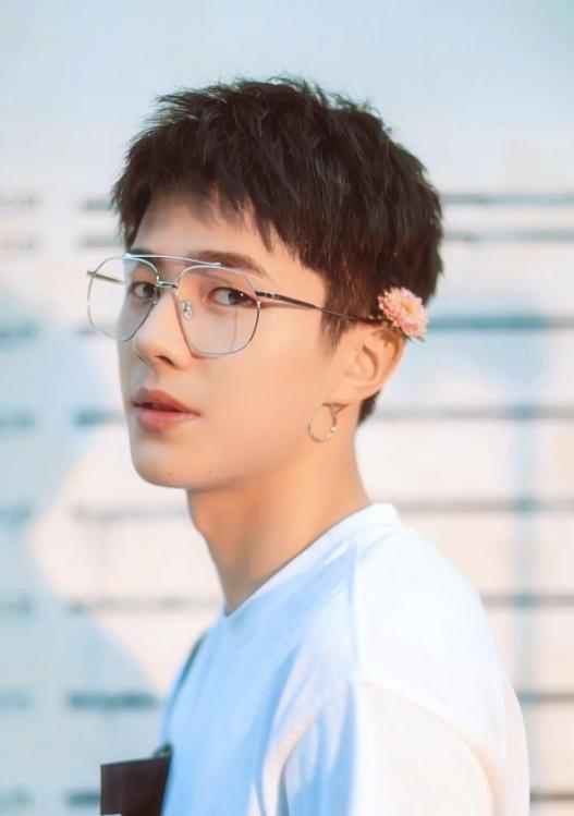 怎样判断一个女生觉得男生帅,怎么判断男生长得帅