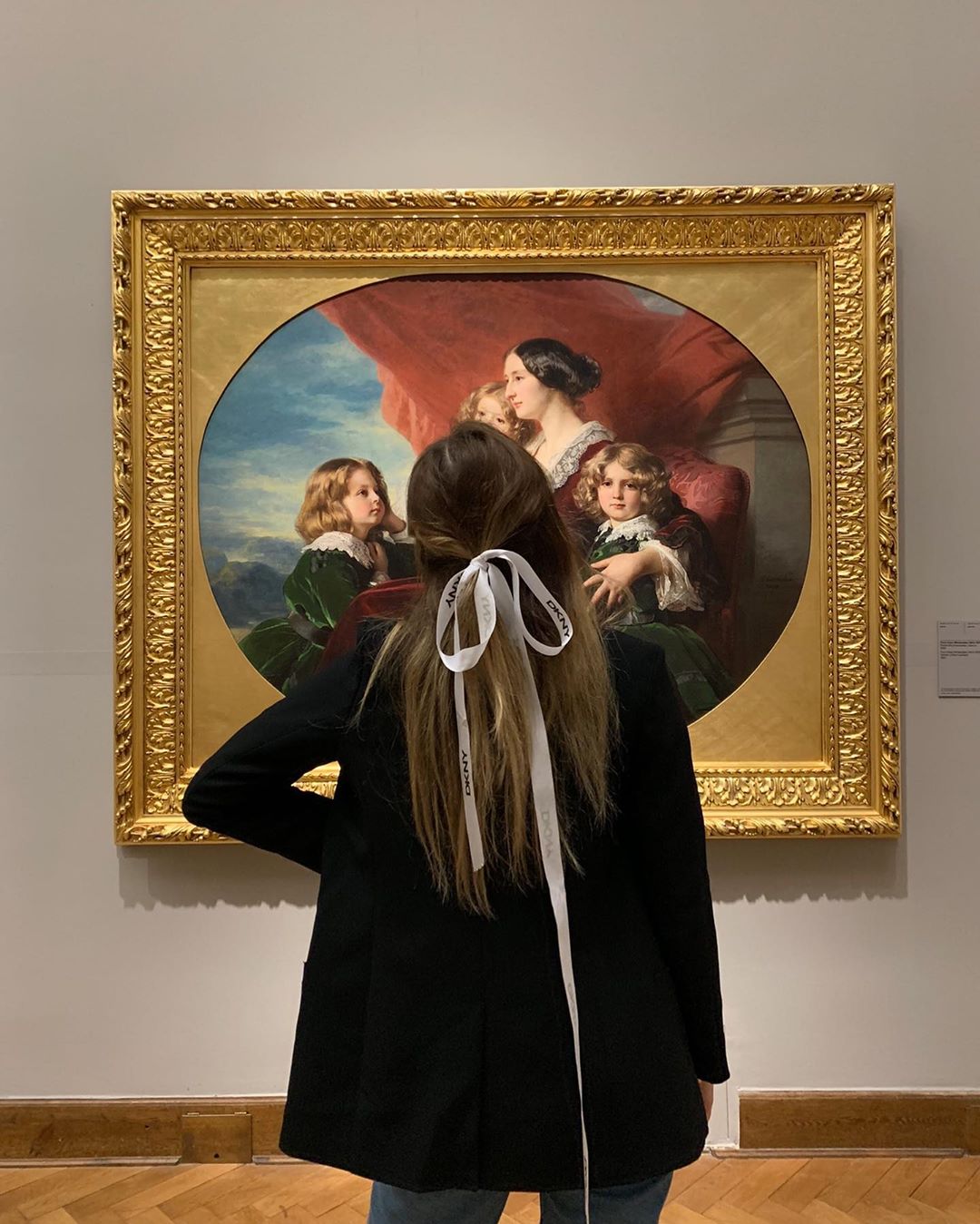 适合夏天的蝴蝶结,披头散发打蝴蝶结