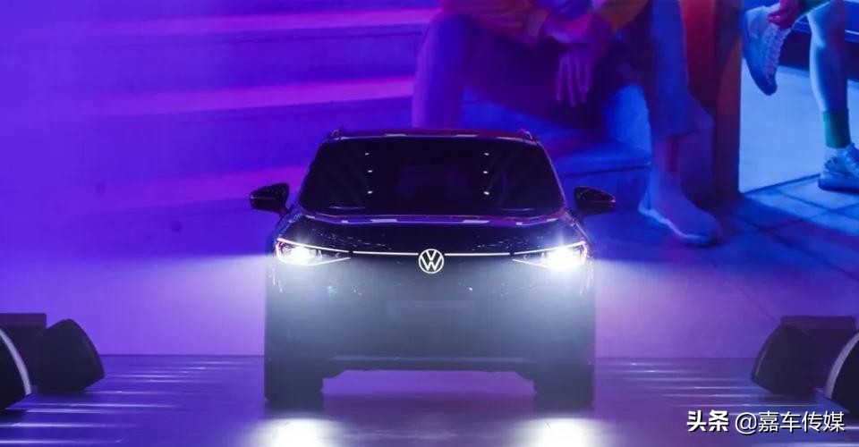 厉兵秣马后发制胜ID.4CROZZ领衔传统豪门电动化强势*攻反**