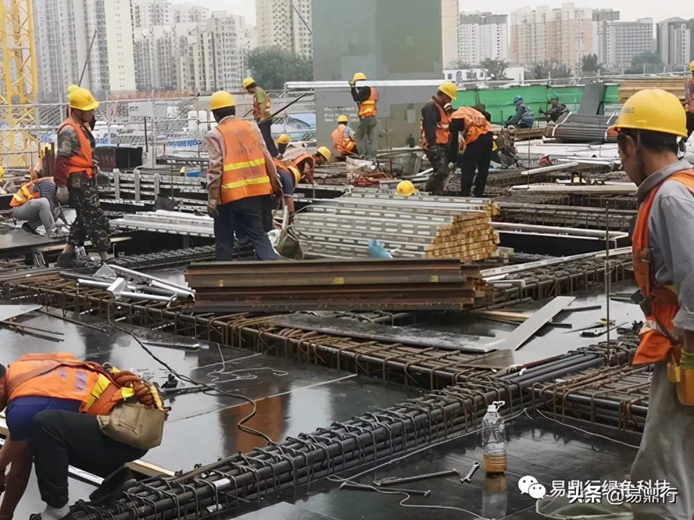 木龙骨和轻钢龙骨到底哪个好,木龙骨和轻钢龙骨哪个便宜