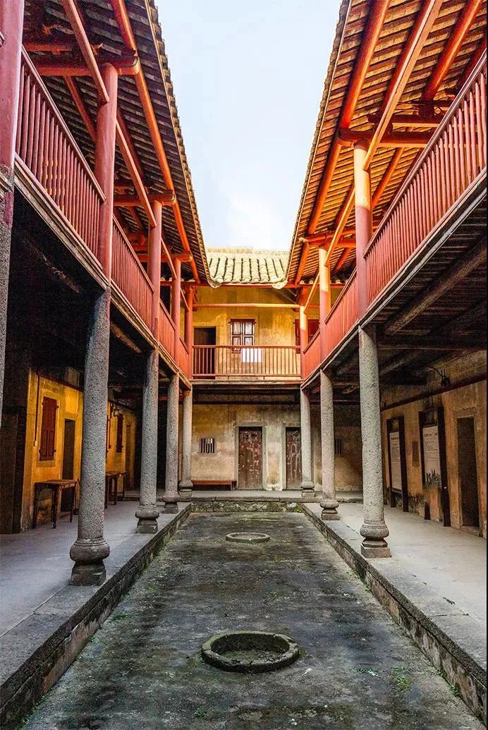 世界公认十大足球球王,跟贝利称为世界五大球王的国脚