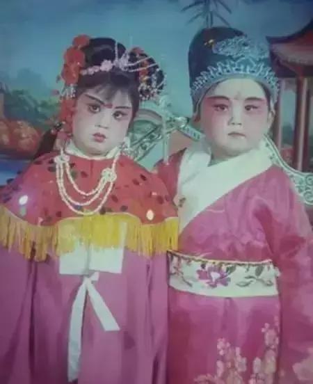 青春已经过去但回忆永远都在,青春已老童年不再只能回味