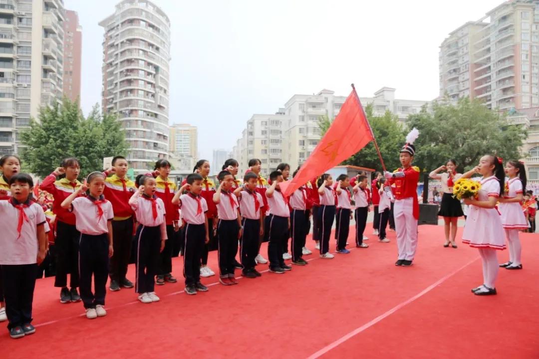 传承红色基因争当少先队员,传承红色基因争做新时代少先队员