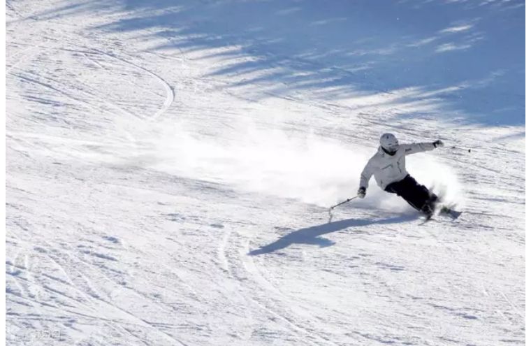 韩国滑雪场哪个最好玩,国内必去十大滑雪场滑雪攻略